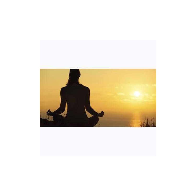 Painel Fotográfico Mulher Meditando ao Pôr do Sol