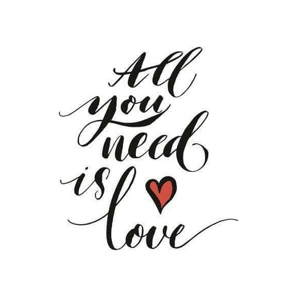 Adesivo Decorativo All You Need Is Love Medidas 0,59x0,66 Metros (Tudo o que você precisa é de amor)
