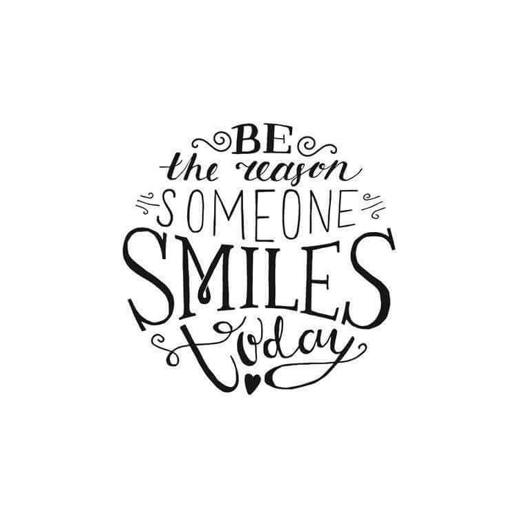 Adesivo Decorativo Smiles Medidas 0,59x0,59...